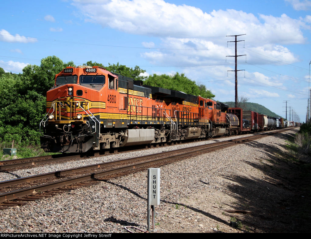 BNSF 4880